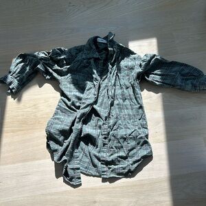 Natural life oversized women’s flannel size XS